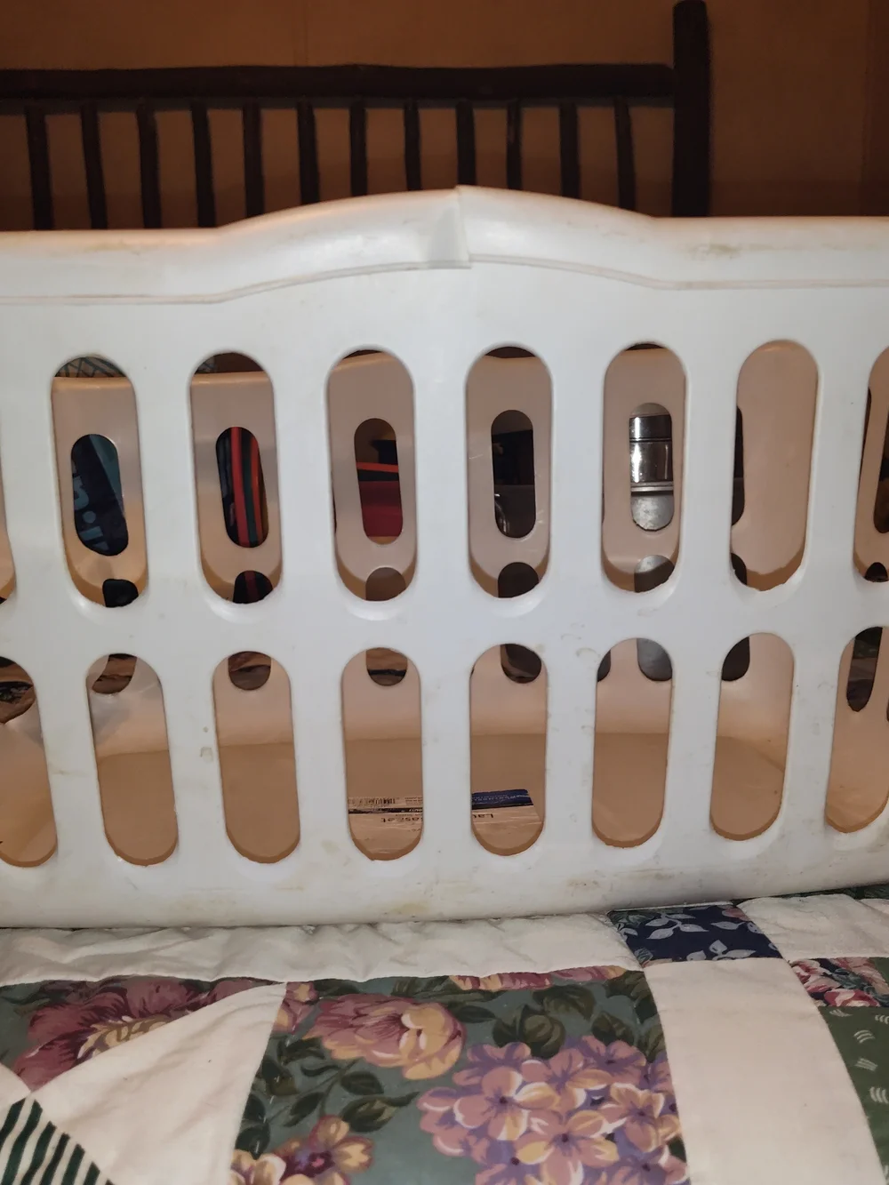 Sterilite White Plastic Laundry Basket